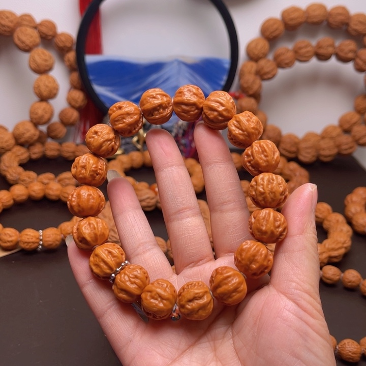 文玩核桃吊坠The first thing that