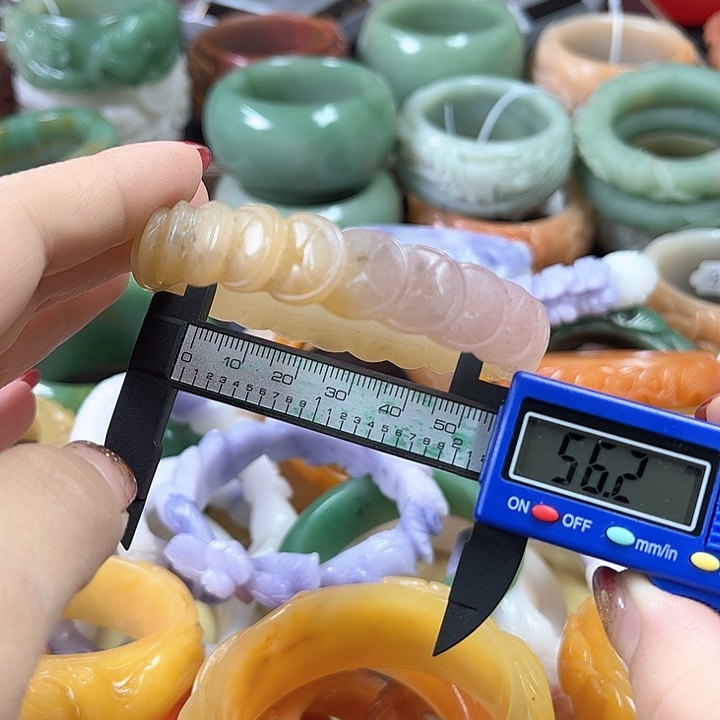 石英质玉手镯未镶嵌