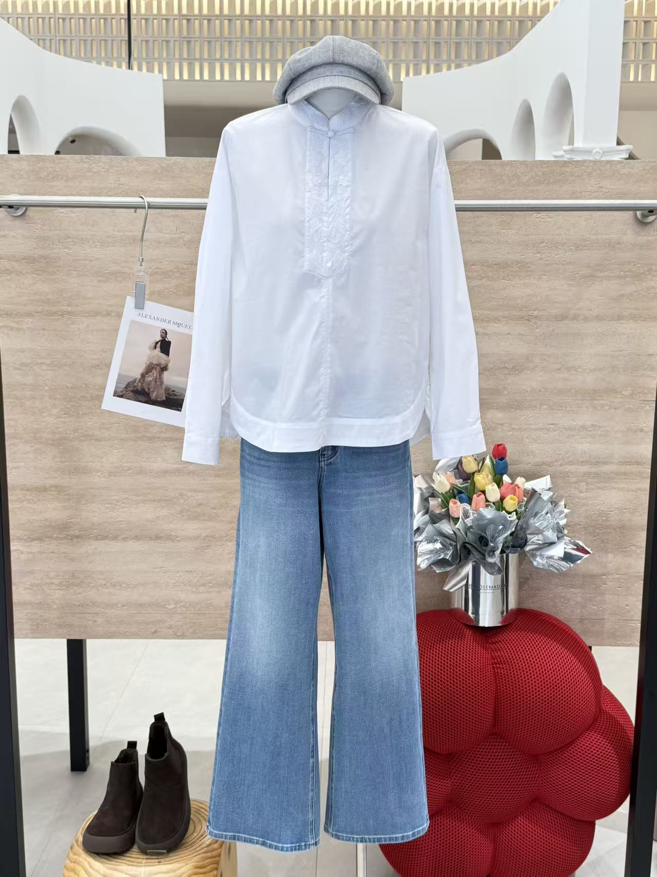 9152轩尚女装“立领盘扣刺绣钉珠衬衫”