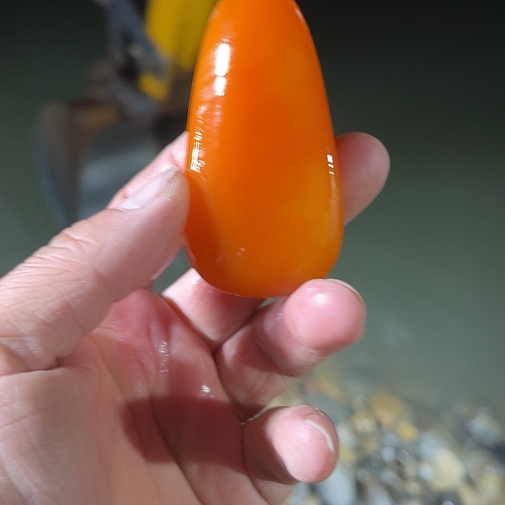 和田玉（糖玉）未镶嵌珠宝奇石