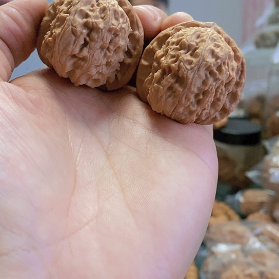 【闪购商品】把件文玩核桃38白狮子红皮