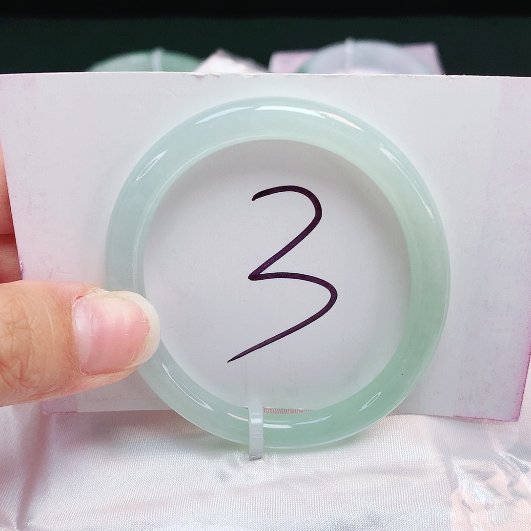 翡翠未镶嵌手镯贵妃54.3