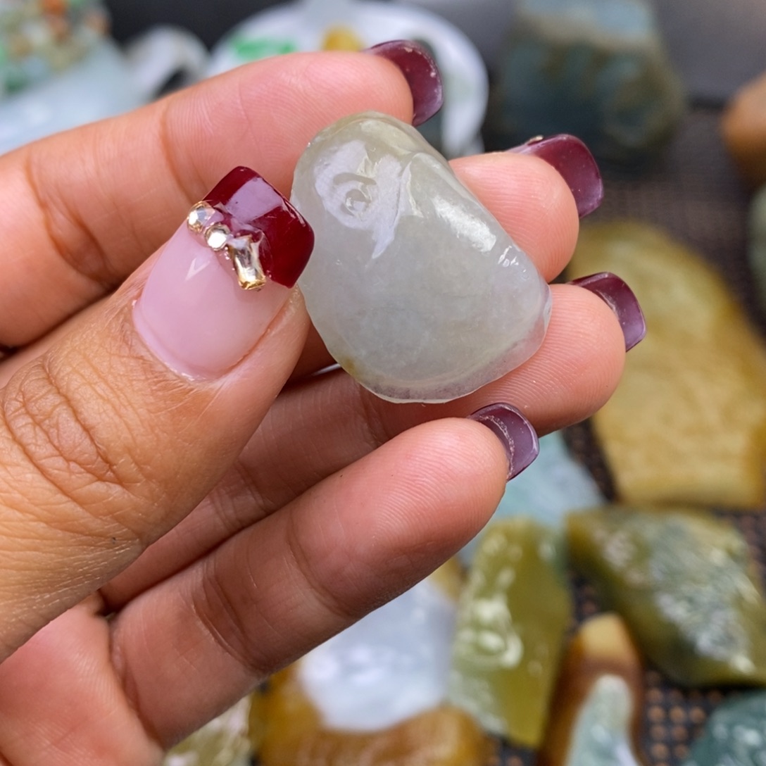 翡翠颈饰未镶嵌翡翠