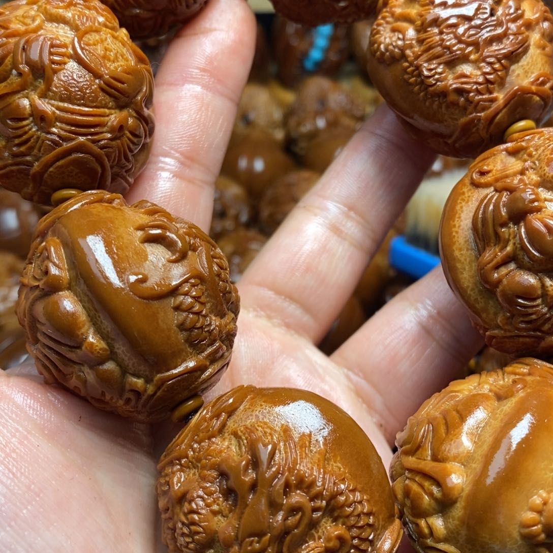 【闪购商品】橄榄核吊坠平*纯手工龙财手持