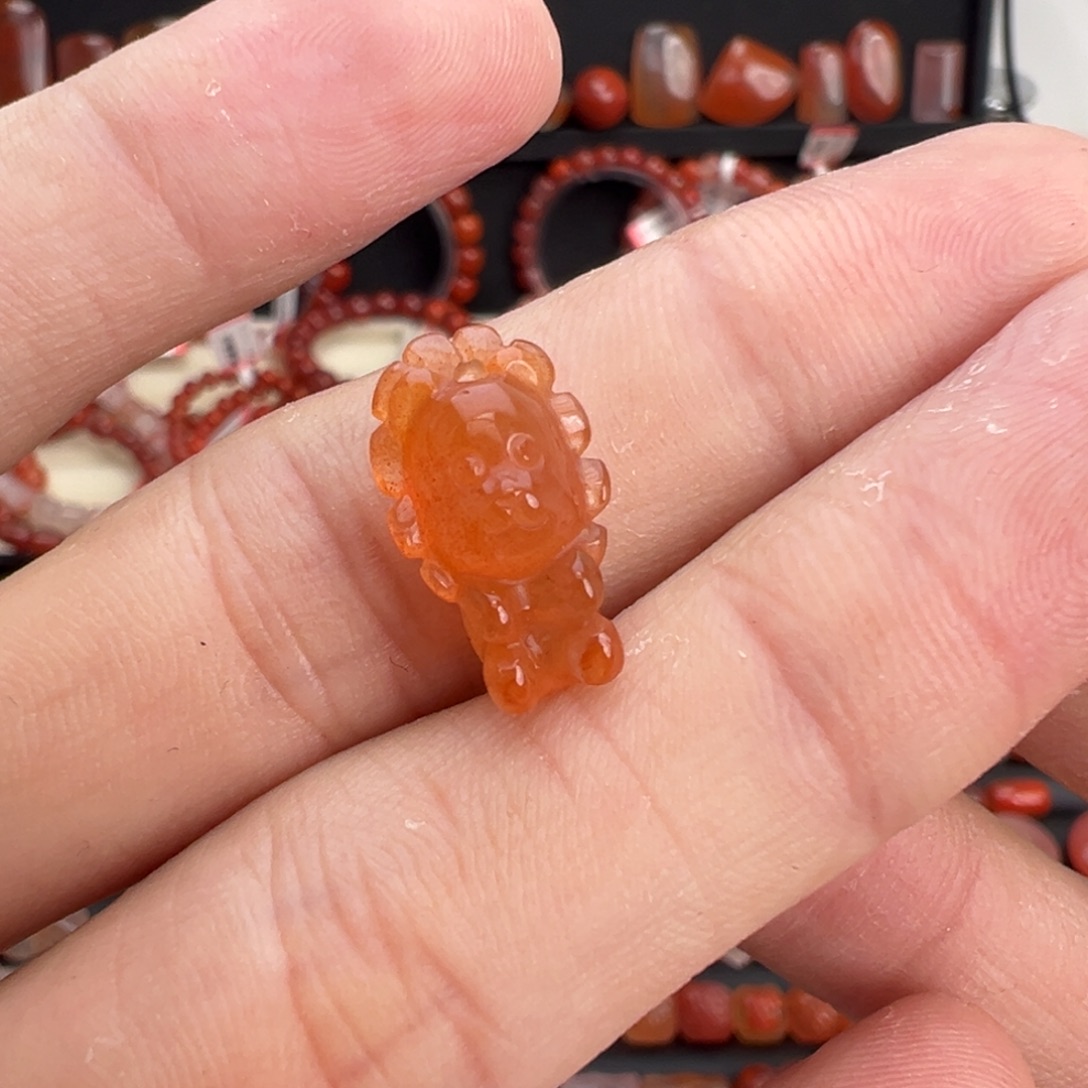 南红玛瑙未镶嵌颈饰小狮子