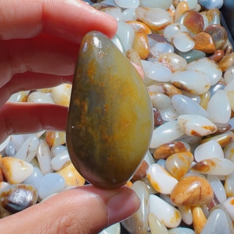 和田玉未镶嵌珠宝奇石37.5克