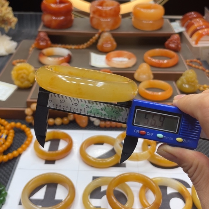 石英质玉（黄龙玉）合金手镯