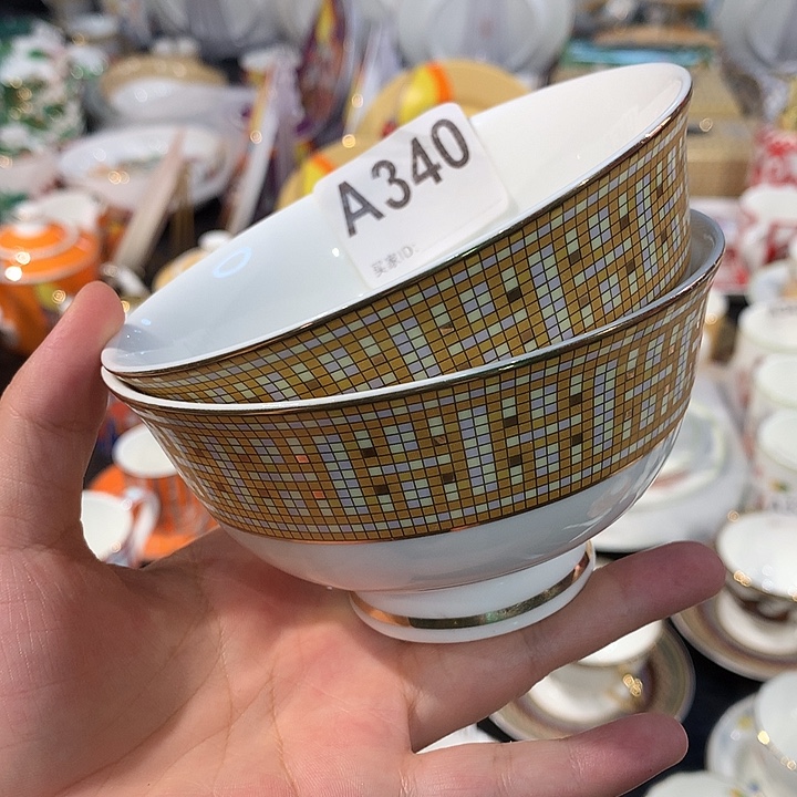 瓷片两个碗两个碗
