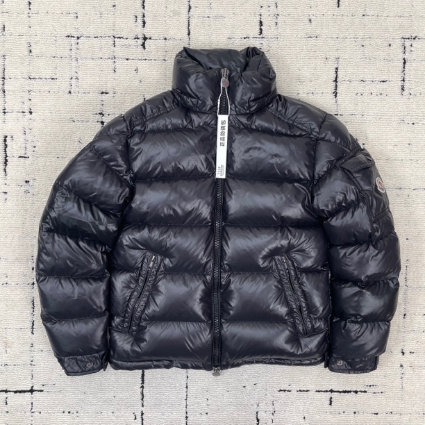 99新 MONCLER MAYA 黑色亮面立领短款羽绒服 0码 1558
