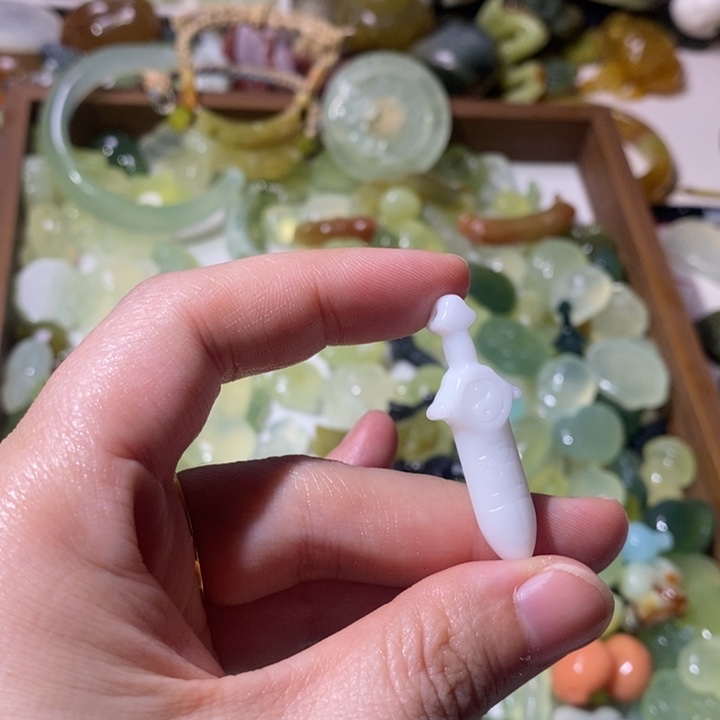 蛇纹石玉合金颈饰