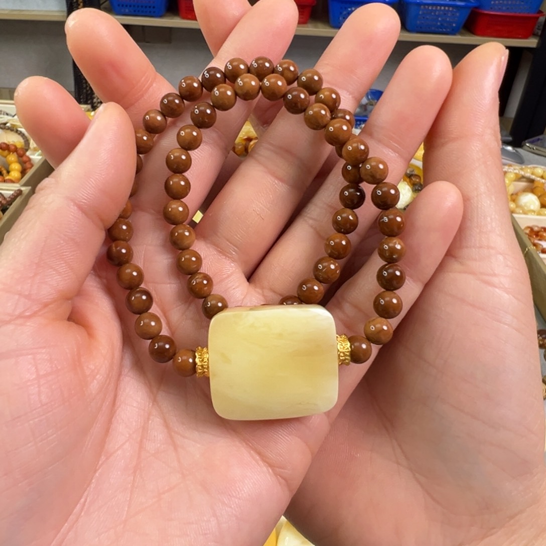 蜜蜡裸石未镶嵌蜜蜡