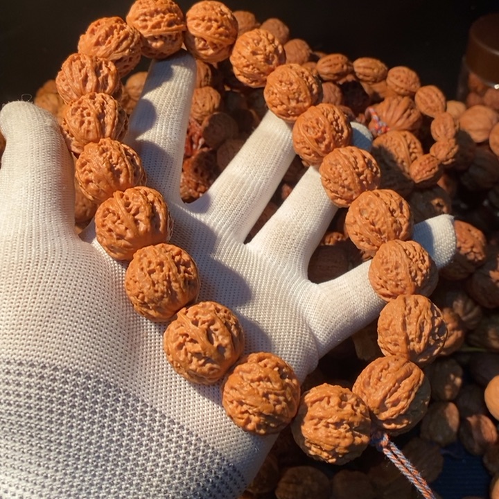 文玩核桃手串……94