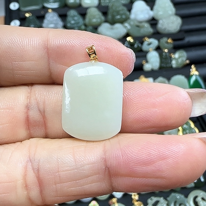 和田玉吊坠(不含链)18K金镶嵌