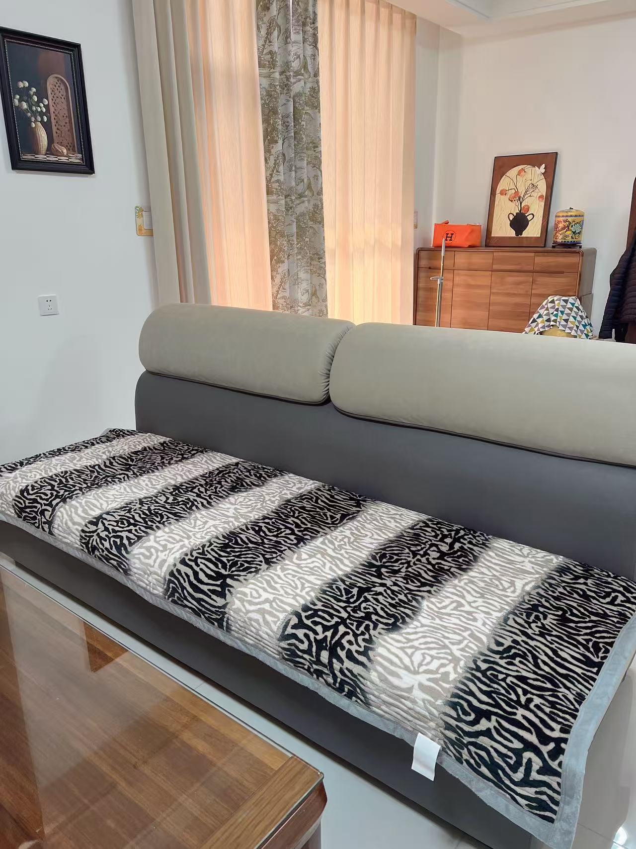 （斑马纹）高密牛奶绒三层宿舍床垫沙发垫