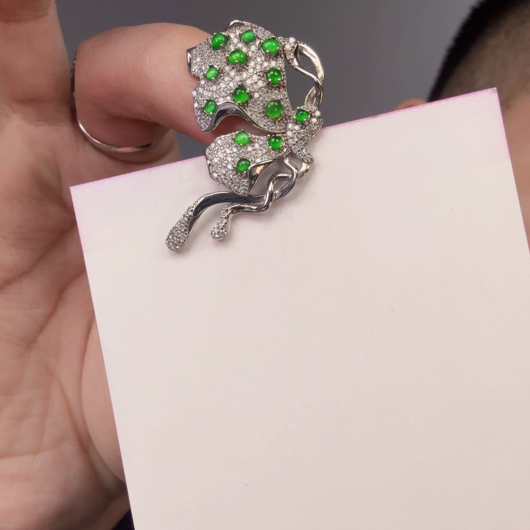 翡翠颈饰银S925镶嵌一件