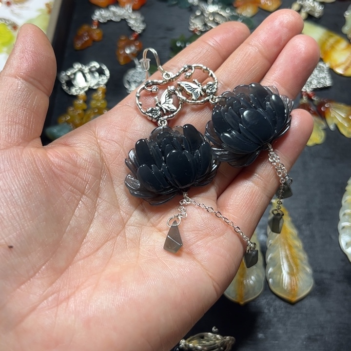 蛇纹石玉合金耳饰