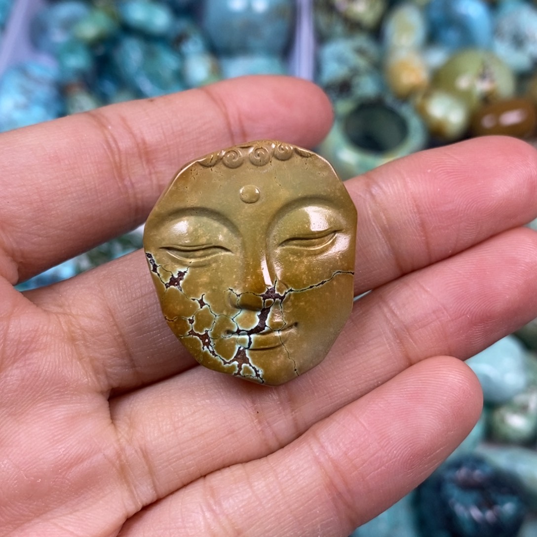 绿松石未镶嵌颈饰