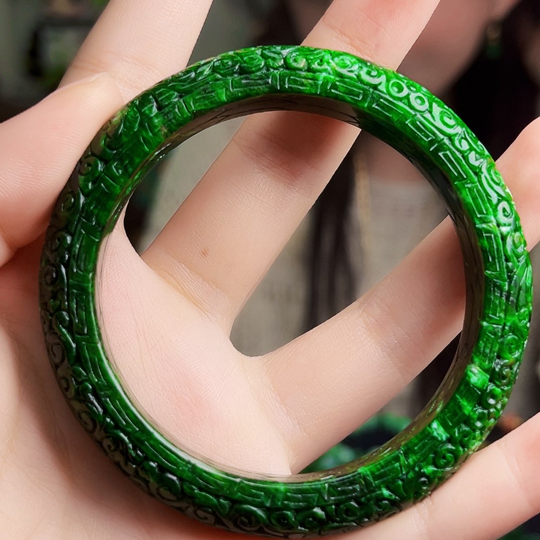 颈饰未镶嵌翡翠多样性