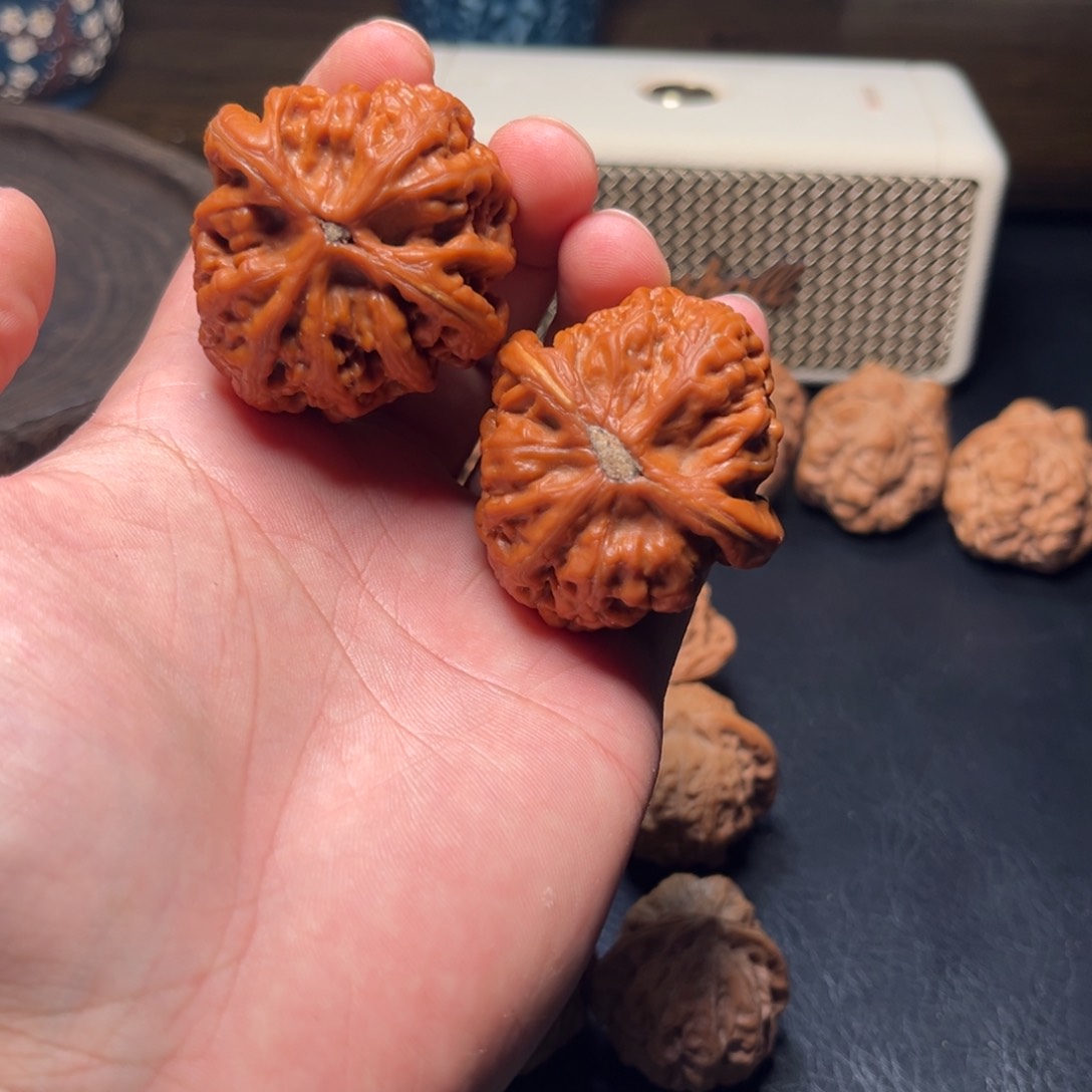 吊坠文玩核桃佳**航红锦鲤
