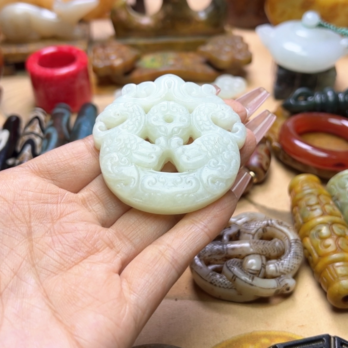 【闪购商品】蛇纹石玉颈饰未镶嵌