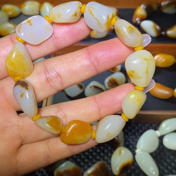 和田玉未镶嵌手串