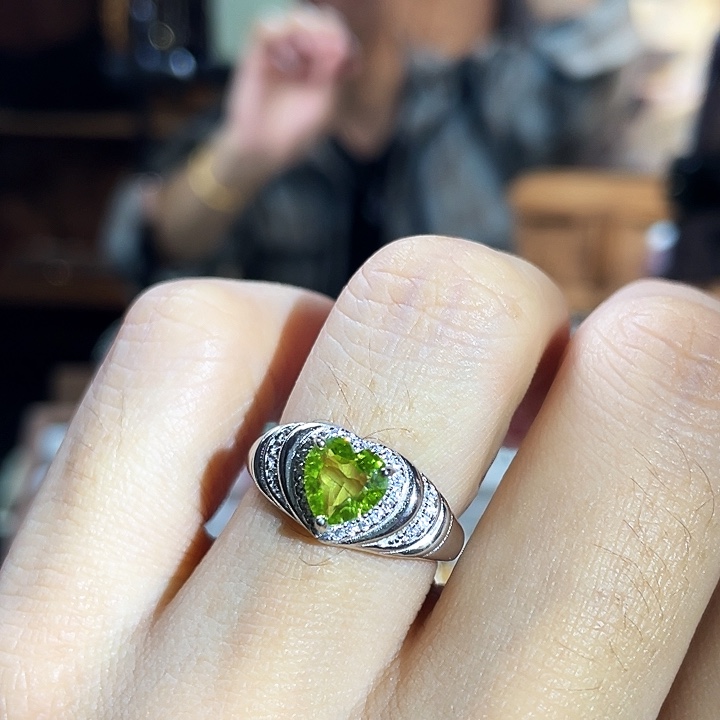 橄榄石戒指银S925镶嵌