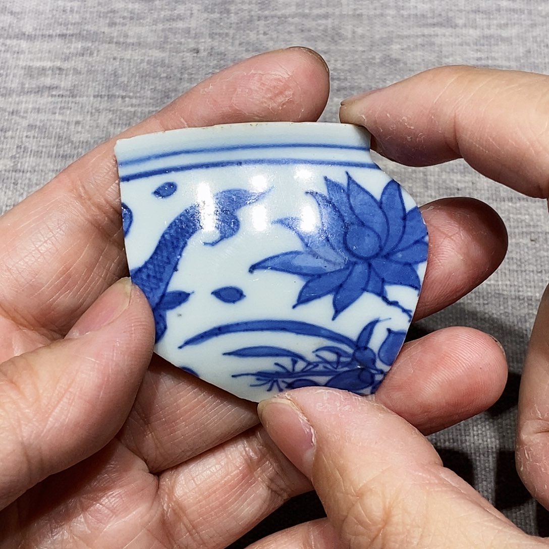 金日**格精美瓷器学习标本