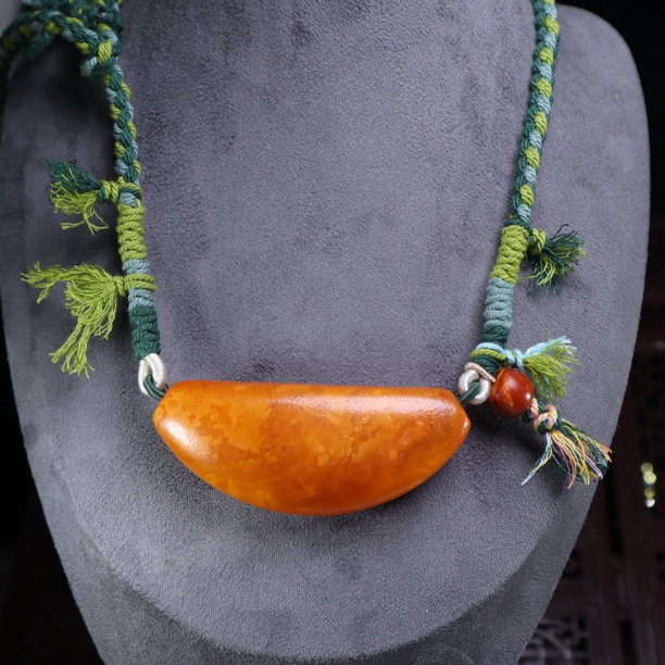 天然琥珀蜜蜡老花蜡锁骨链尺寸73.4*30.2mm克重23.2克