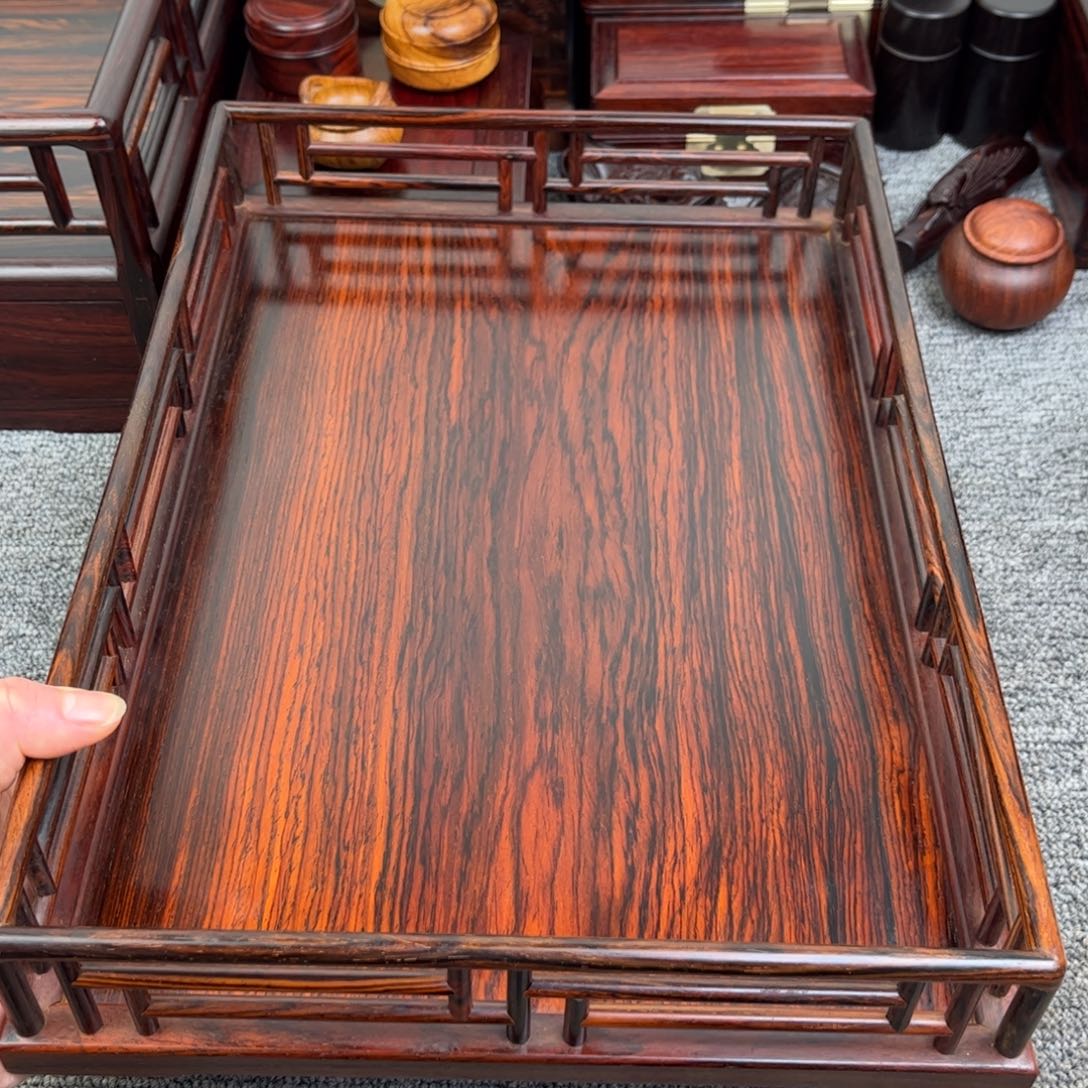 微凹黄檀（南美大红酸枝）