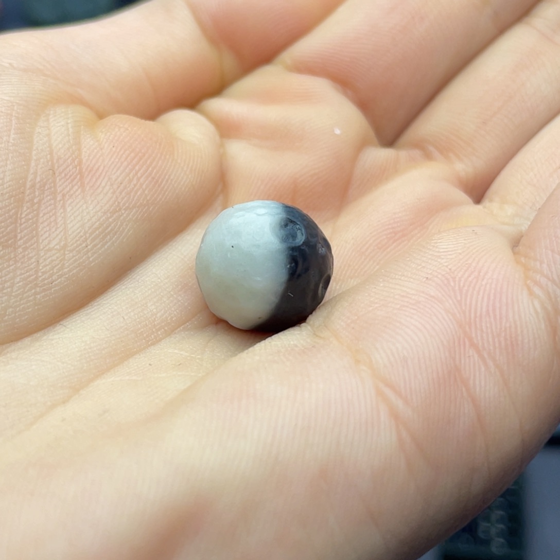 和田玉颈饰未镶嵌我****）