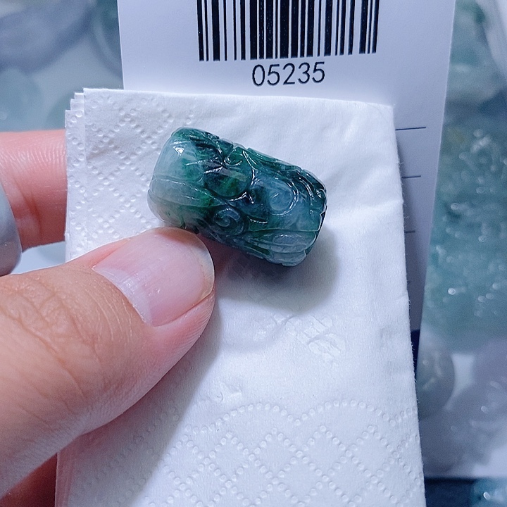 翡翠未镶嵌颈饰天光墟翡翠市场现金代购