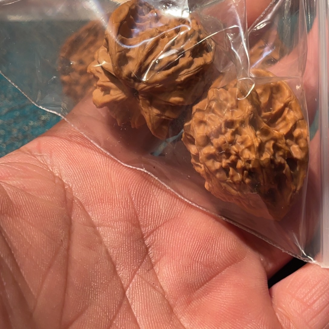 善***绒吊坠文玩核桃嘎嘎嘎嘎