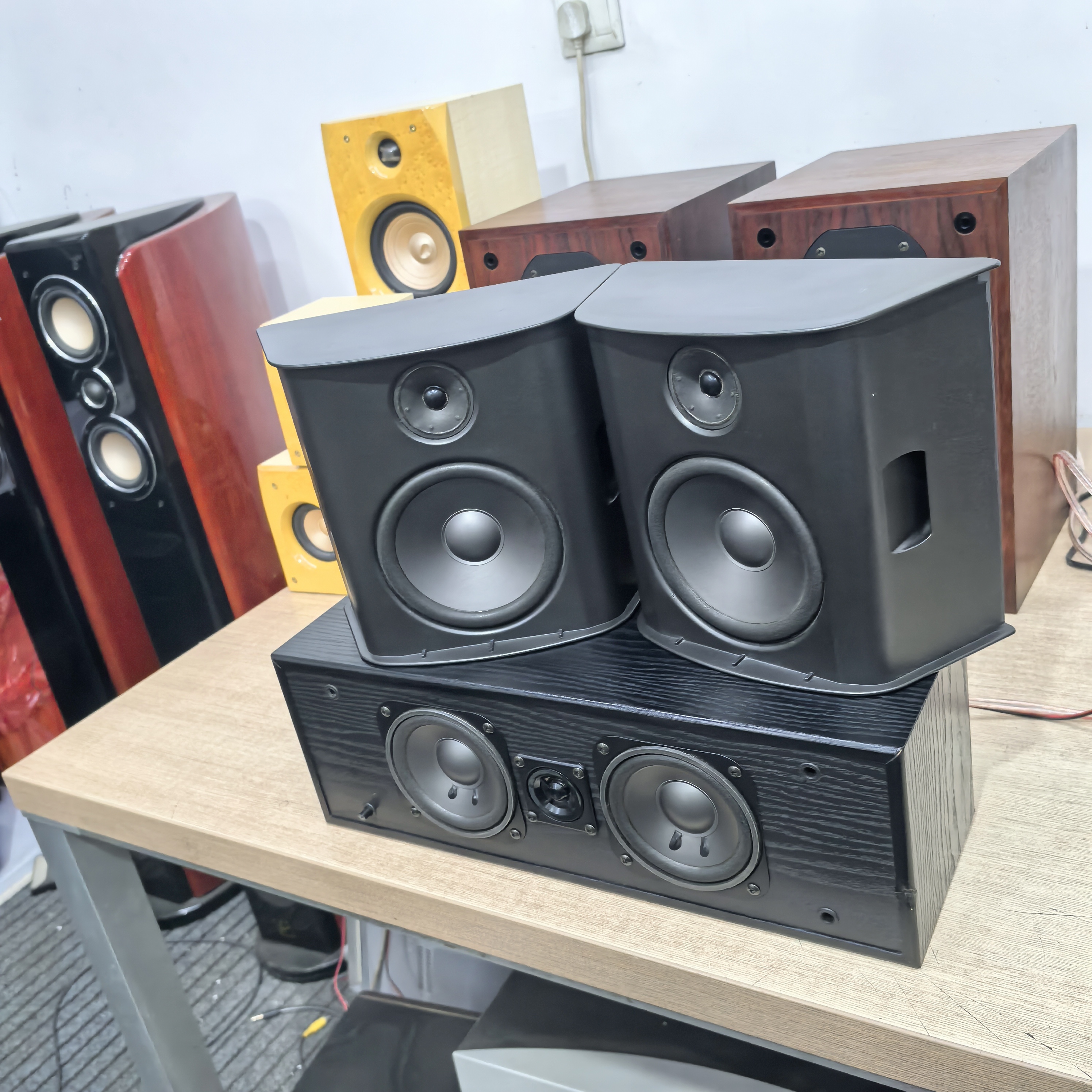 8新  ZB中置环绕音箱正常使用邮费自理