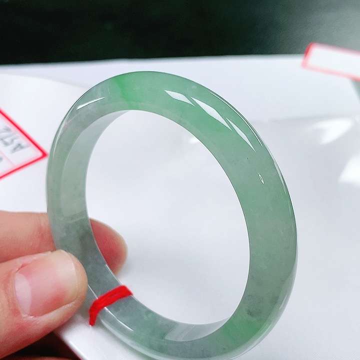 翡翠手镯（圆镯）未镶嵌翡翠手镯未镶嵌