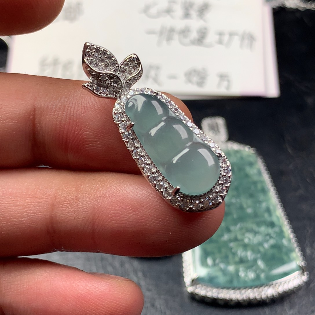 颈饰未镶嵌翡翠福豆