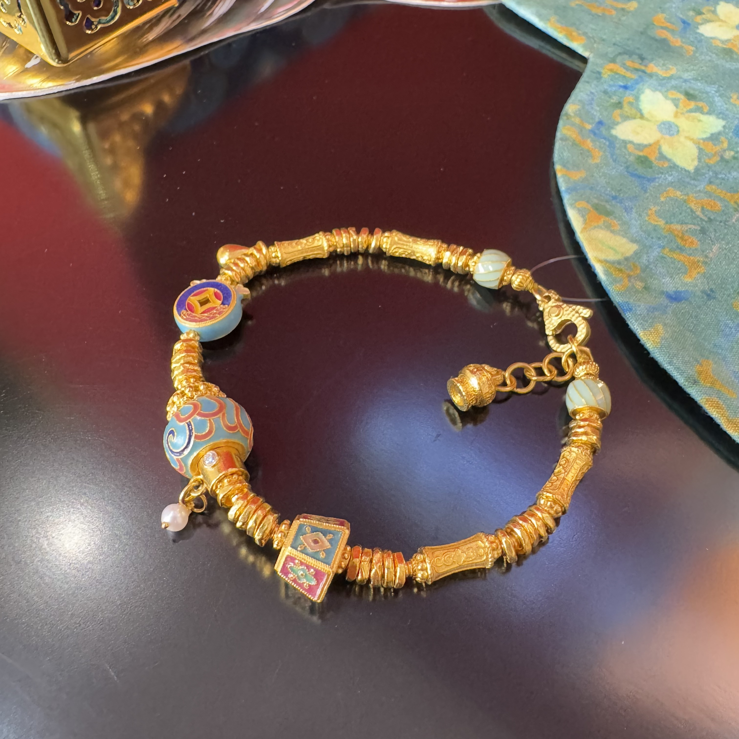 岳福珠宝足金设计款手链