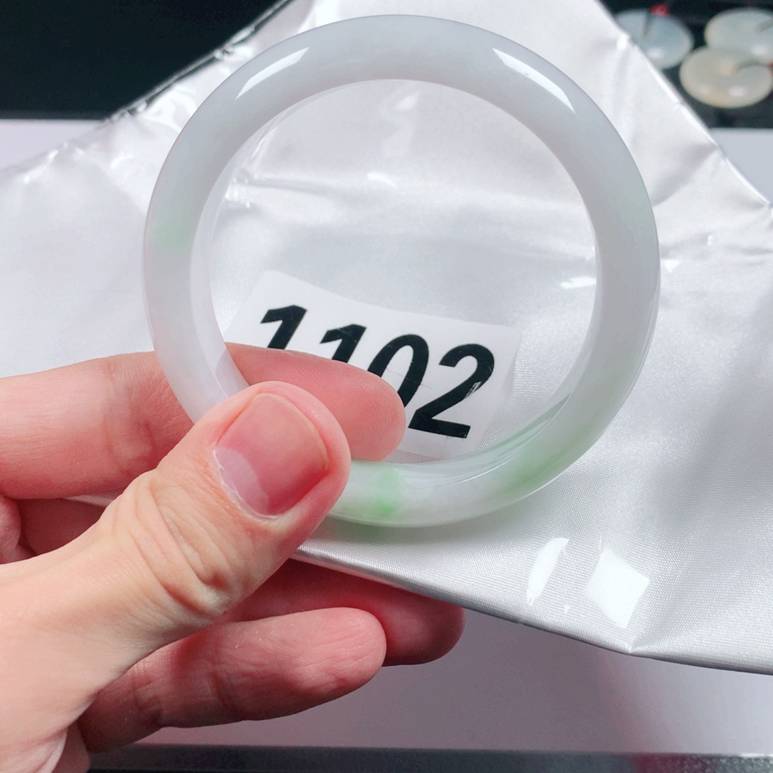 翡翠手镯未镶嵌翡翠手镯1102