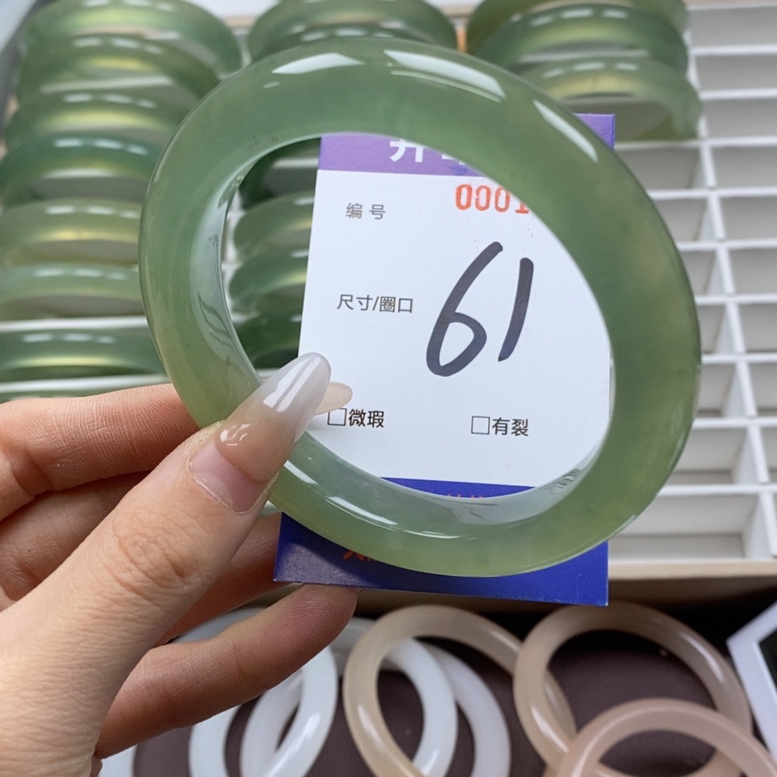 蛇纹石玉手镯未镶嵌