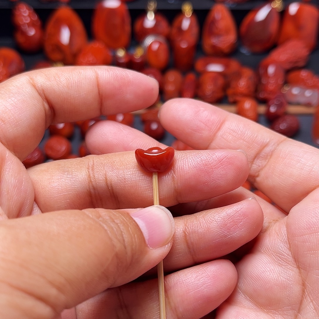 南红玛瑙未镶嵌配饰元宝