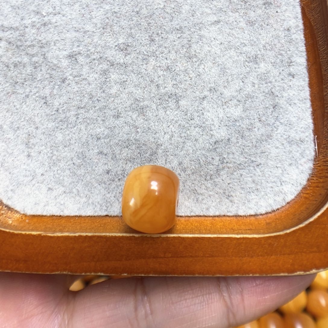 蜜蜡裸石未镶嵌白*配饰