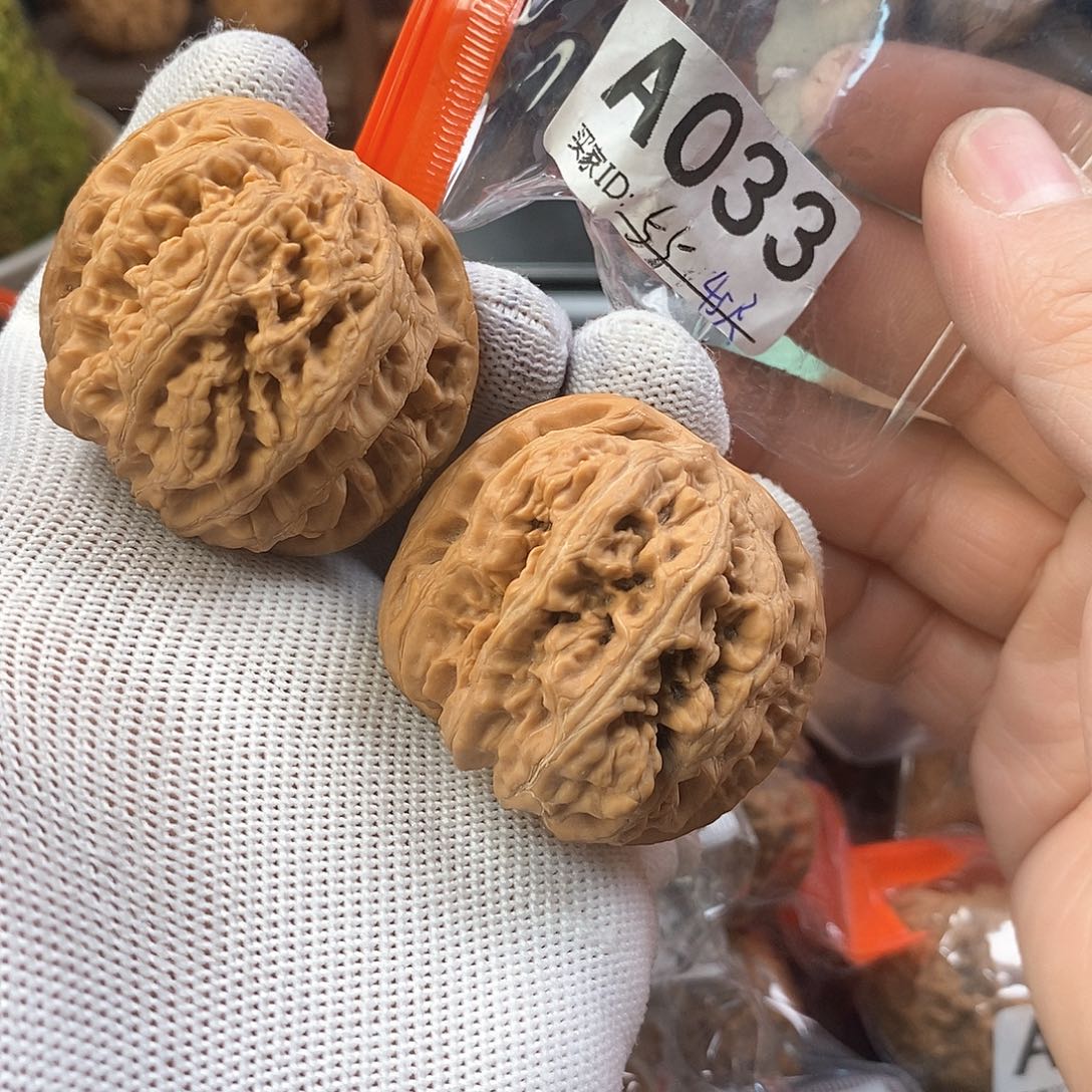 桃核把件（****>粗筋。     