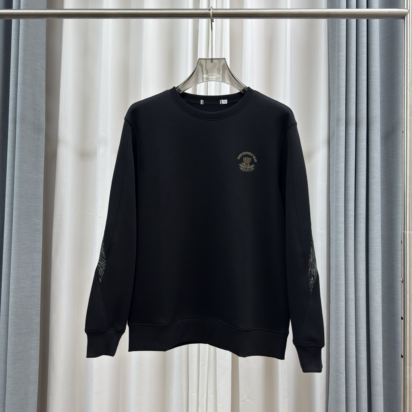 L533卫衣长袖套头轻奢上衣常规款圆领时尚秋款六明治空气层面料