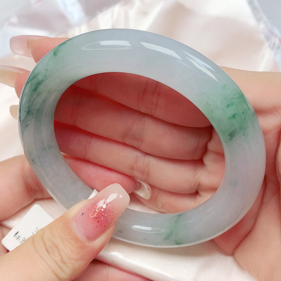 翡翠手镯未镶嵌抖音687