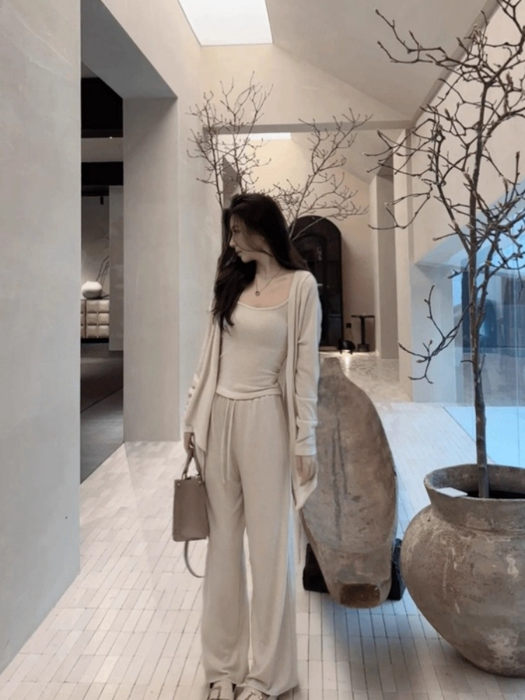 秋季慵懒套装女洋气开衫背心2025超火穿搭一整套新款垂感休闲裤
