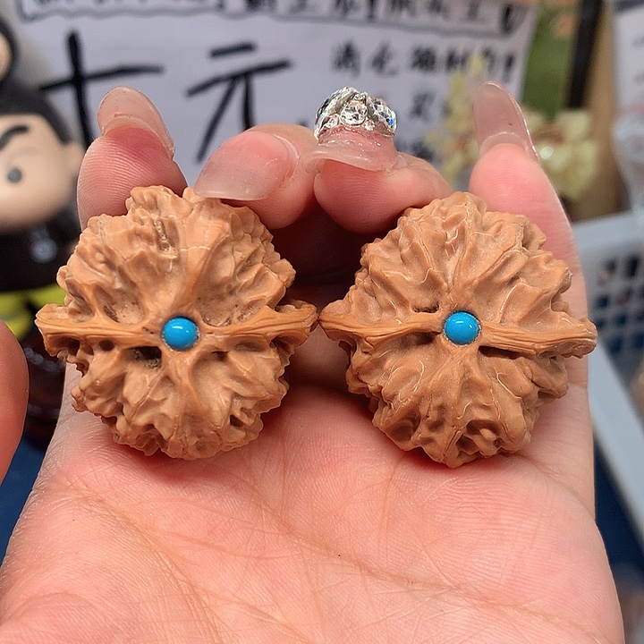 吊坠桃核镶嵌苹果园