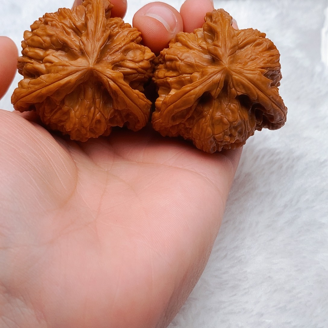 用***0文玩核桃吊坠三棱