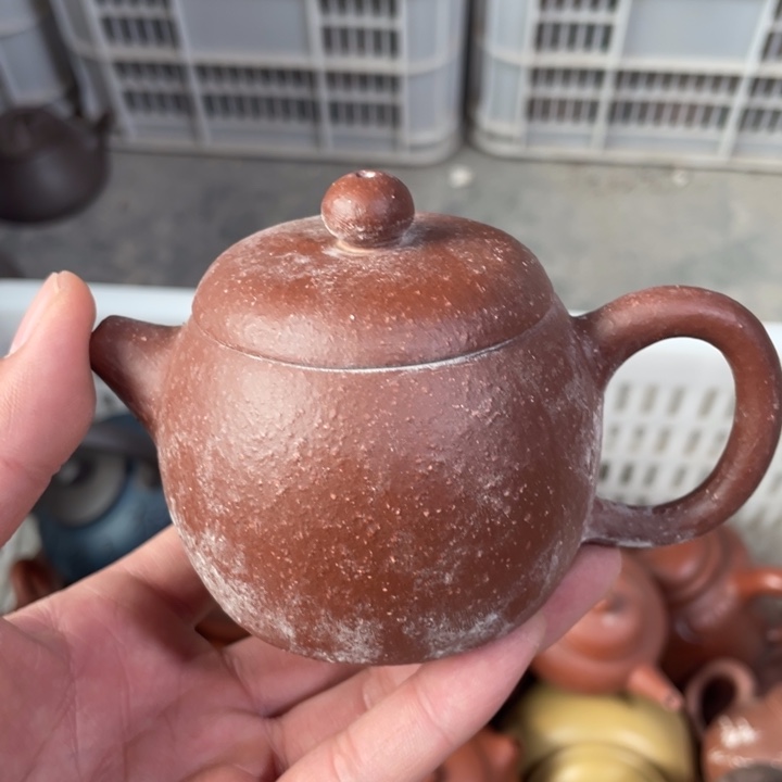 老厂紫砂壶一件。