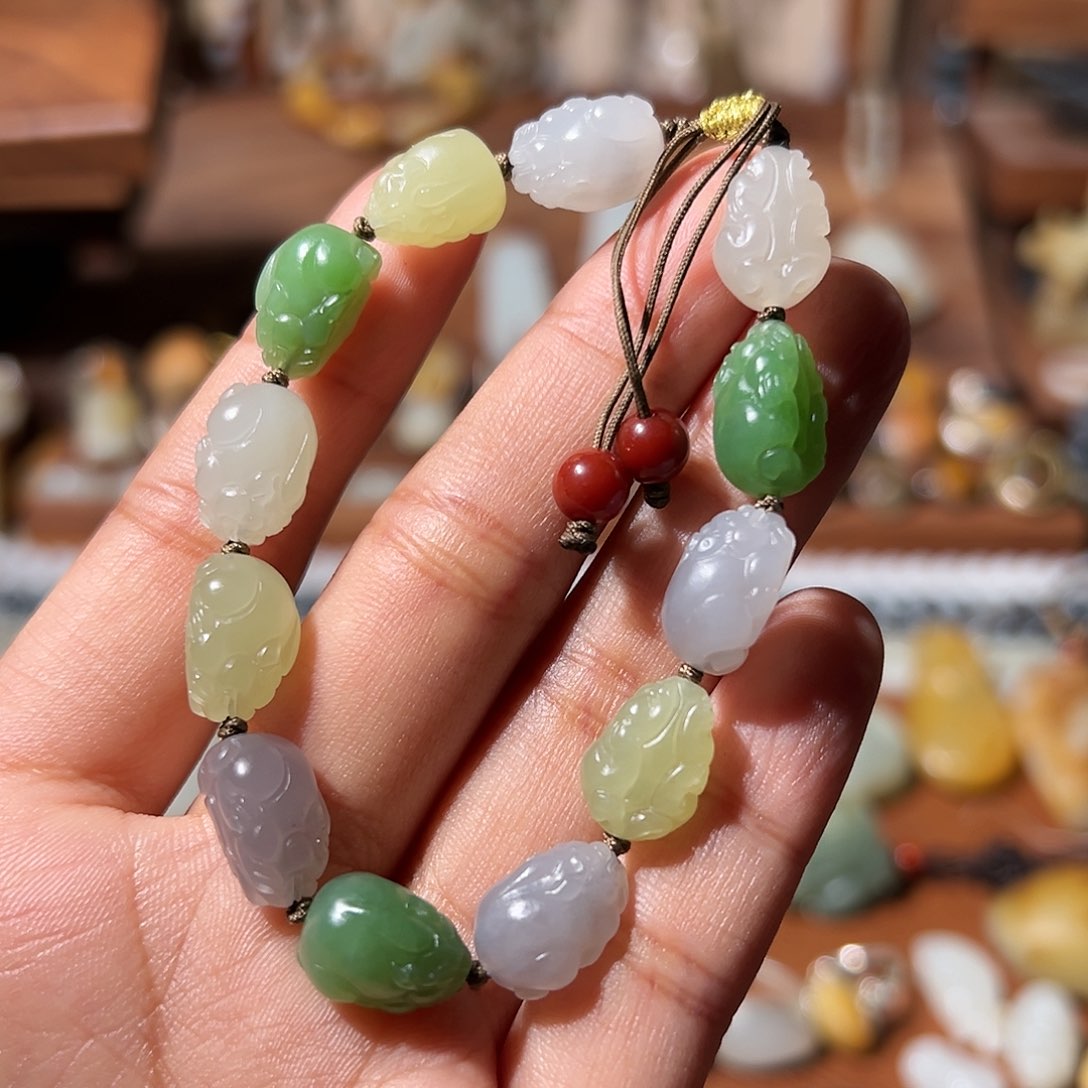 和田玉颈饰未镶嵌