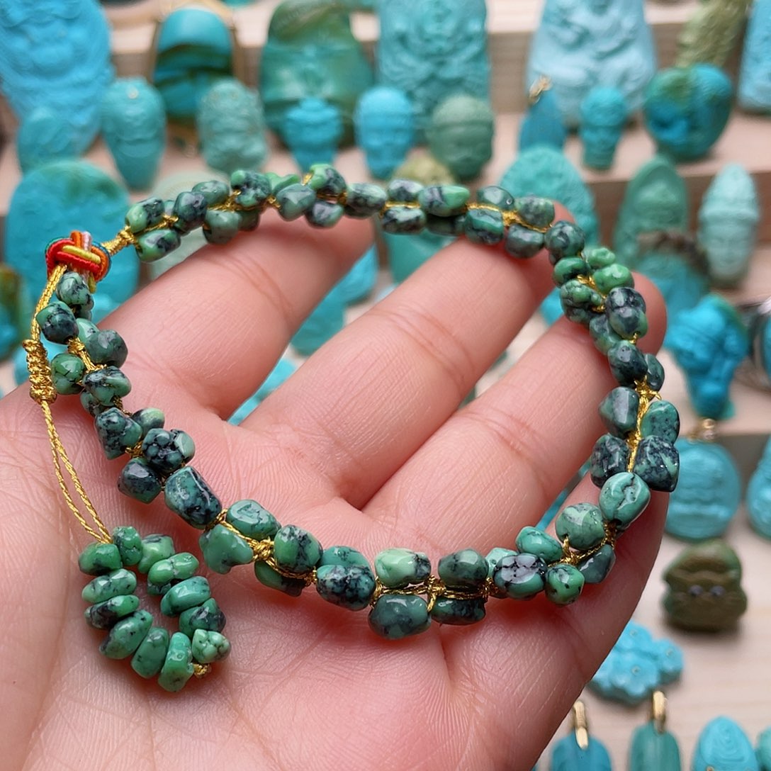 绿松石颈饰未镶嵌晴