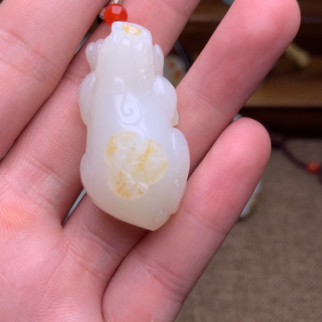 和田玉挂件未镶嵌?*跳